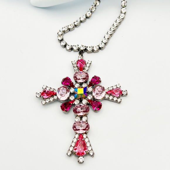 🔸NICKY BUTLER Fashion Collection Limited Edition Pink Crystal Cross Necklace - Picture 8 of 16